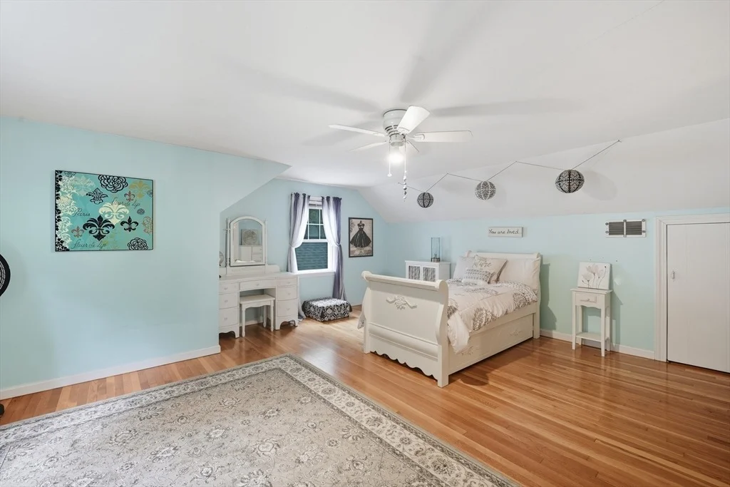 Photo of 11 Hickory Hill Dr