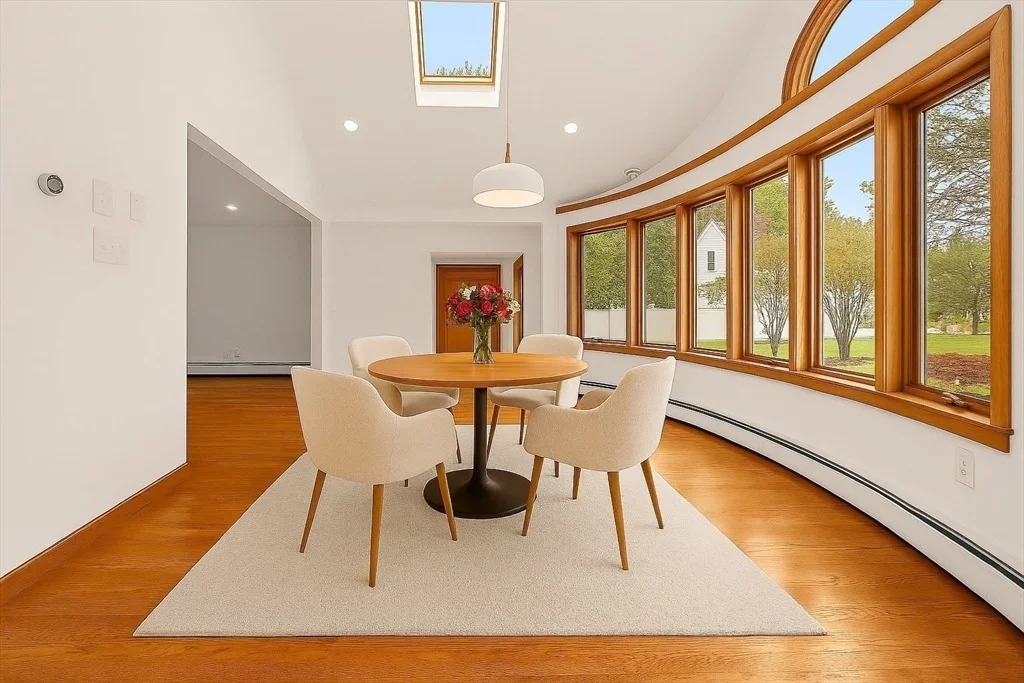 Photo of 215 West Shore Dr