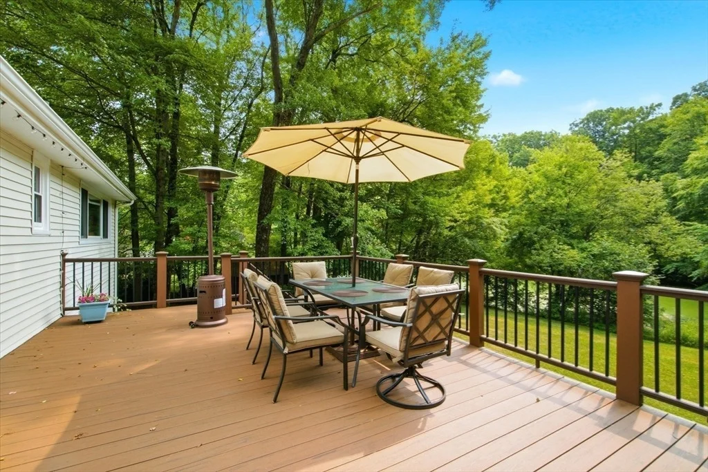 Photo of 18 Stone Dr