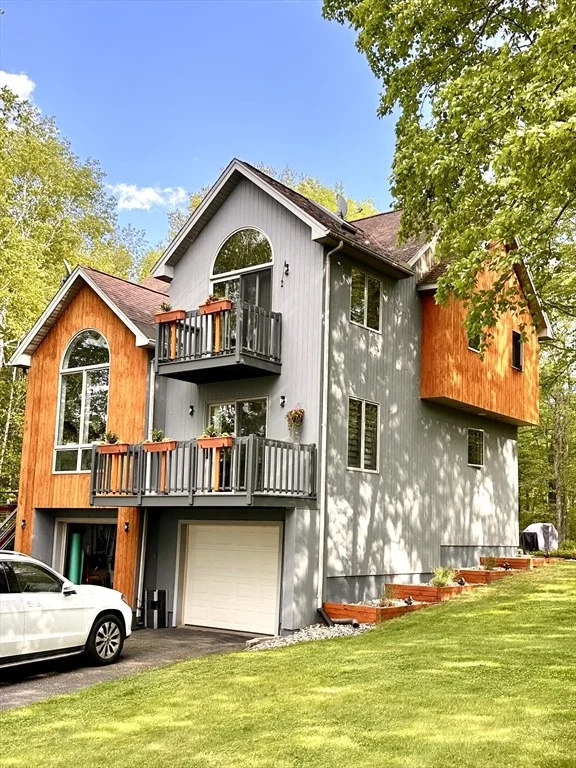 Photo of 14 Laurel Ridge Dr