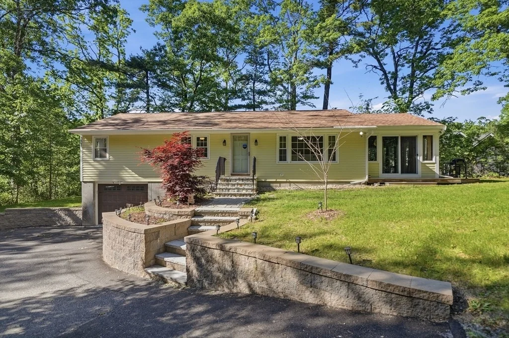 Photo of 351 Maple Street