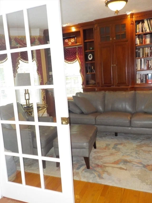 Photo of 140 Elmshade Dr