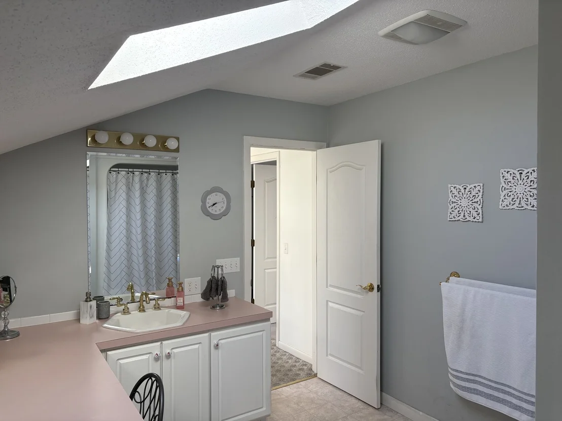 Photo of 321 Westerly Cr.