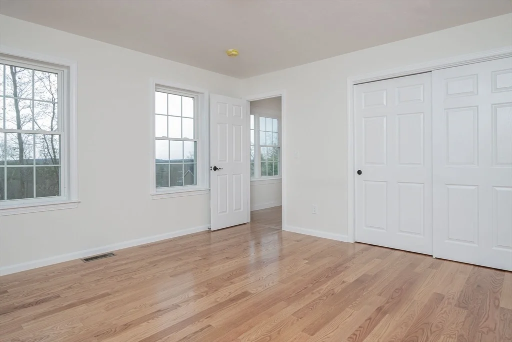 Photo of 31 Oriole Dr