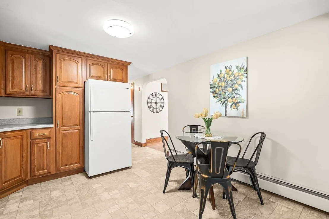 Photo of 12 Leo Ave