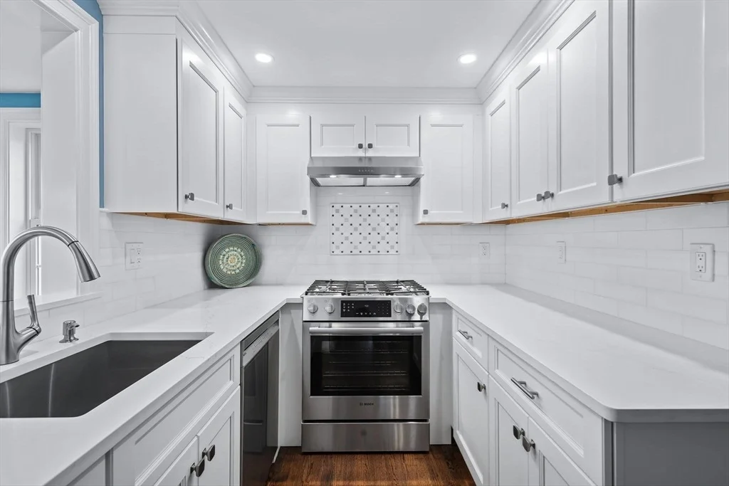 Photo of 61 Tupper Ave