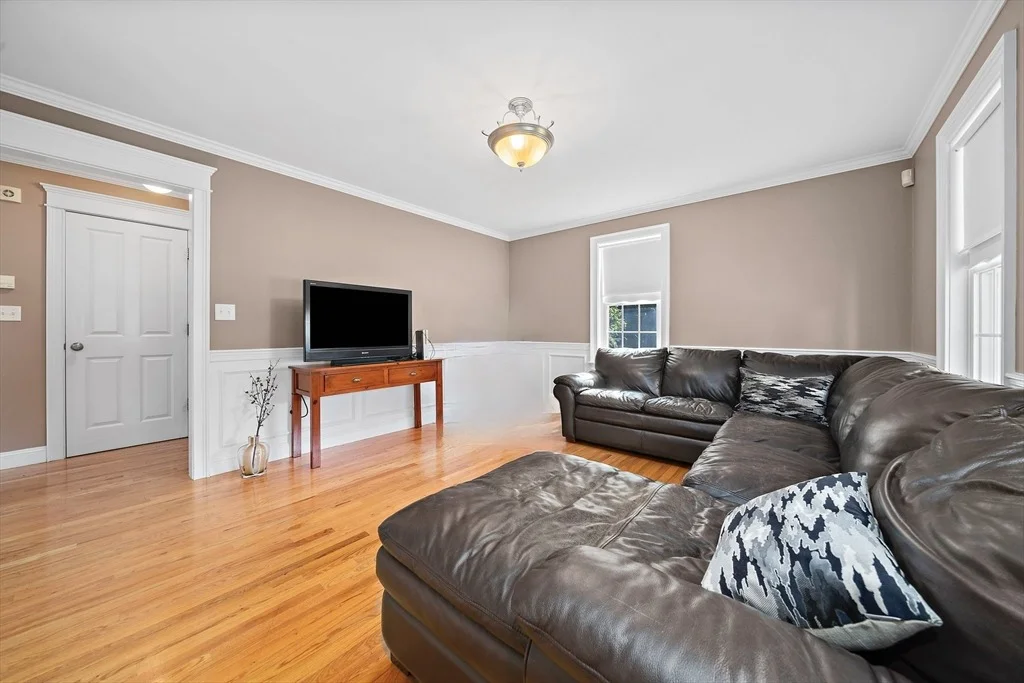 Photo of 146 Eleanor Dr