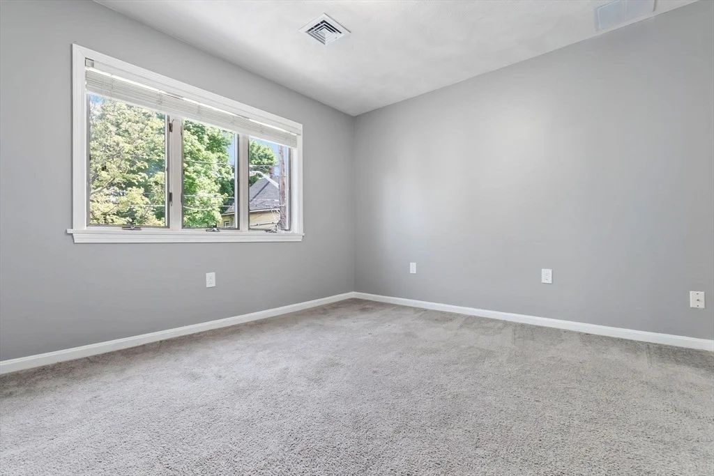 Photo of 194 Springvale Ave