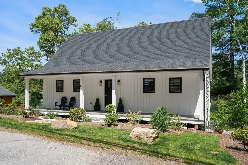 Photo of 44 Pine Point Rd