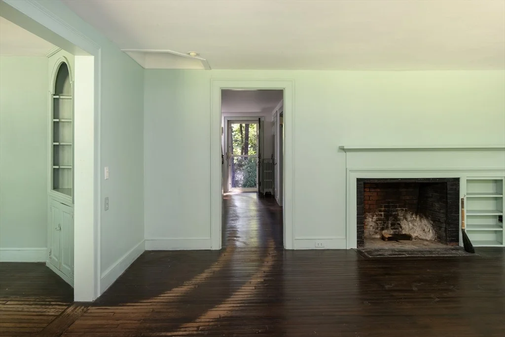 Photo of 92 Front St