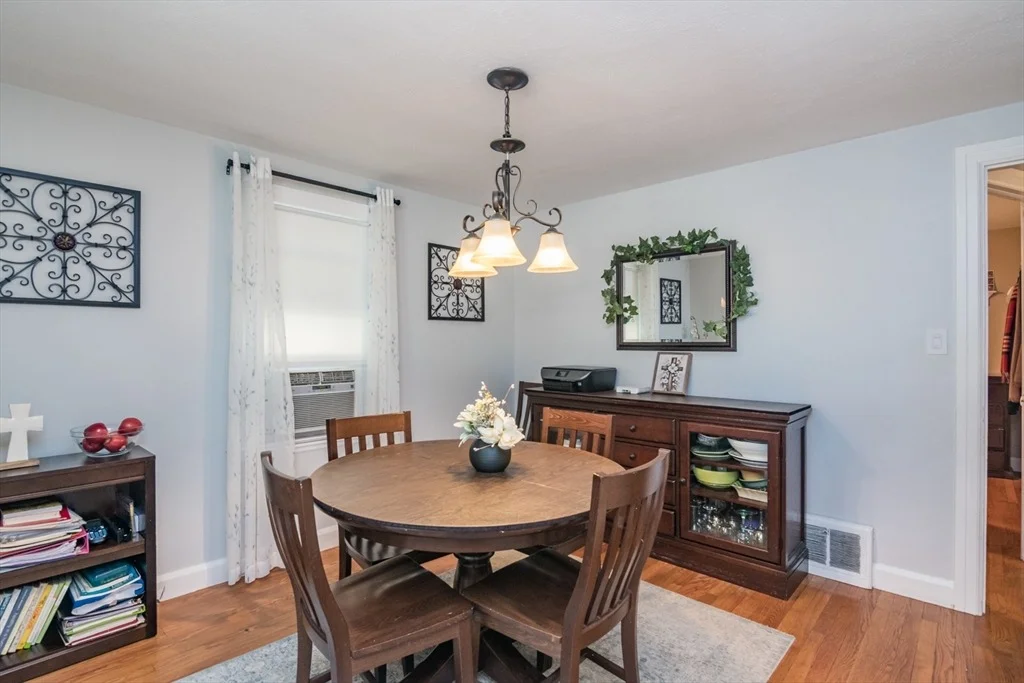 Photo of 222 Plumtree Rd