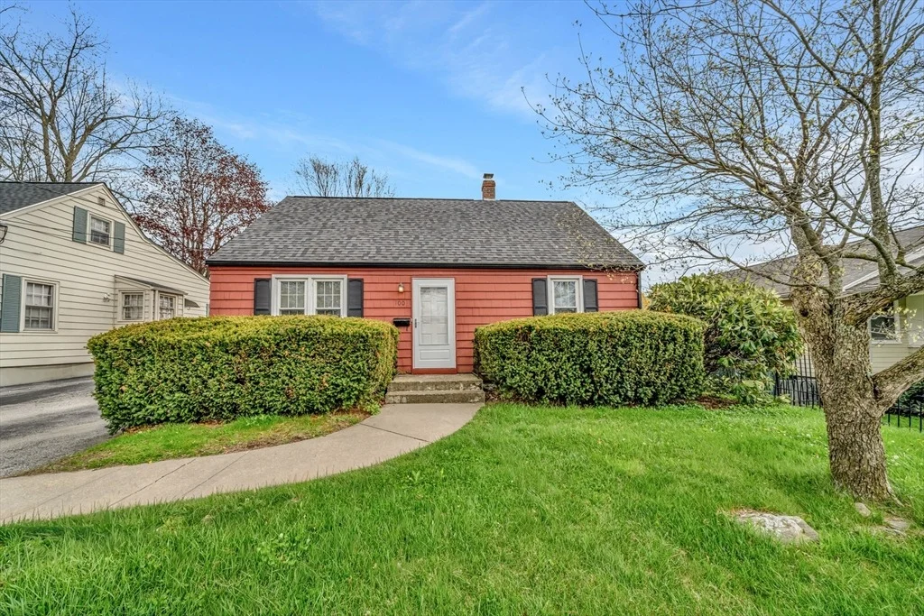 Photo of 100 Assumption Avenue
