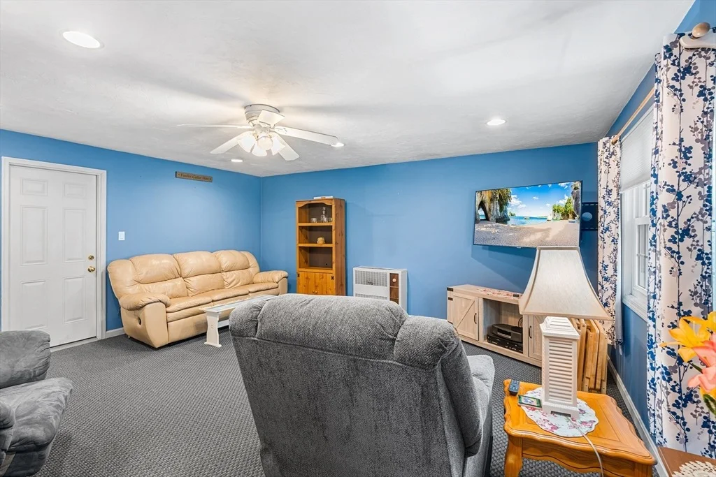 Photo of 271 Shirley Dr
