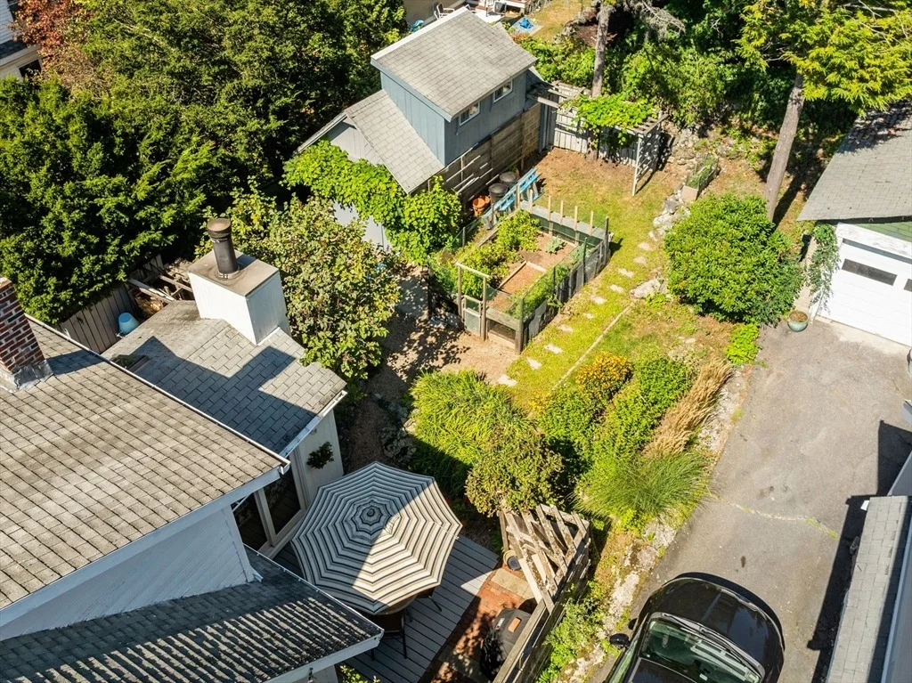 Photo of 595 Summer St