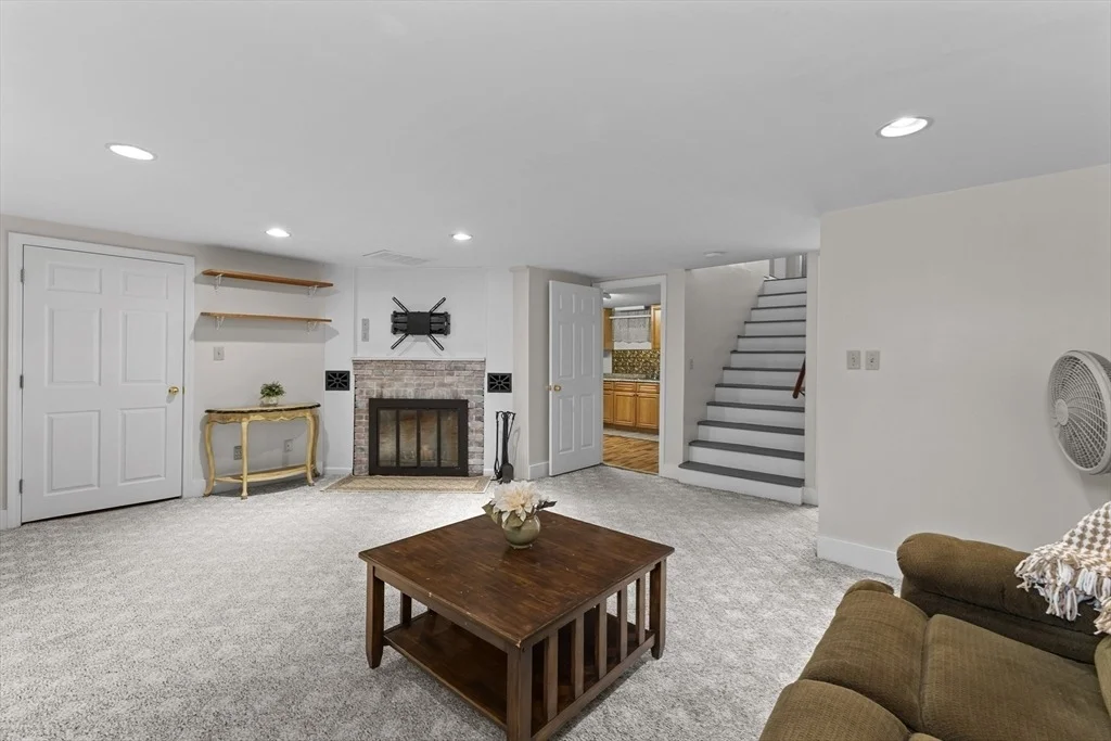 Photo of 7 Simond St.