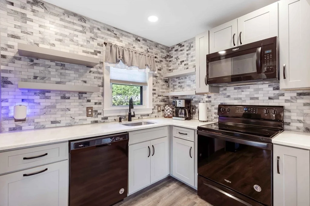 Photo of 48 Long Pond Dr