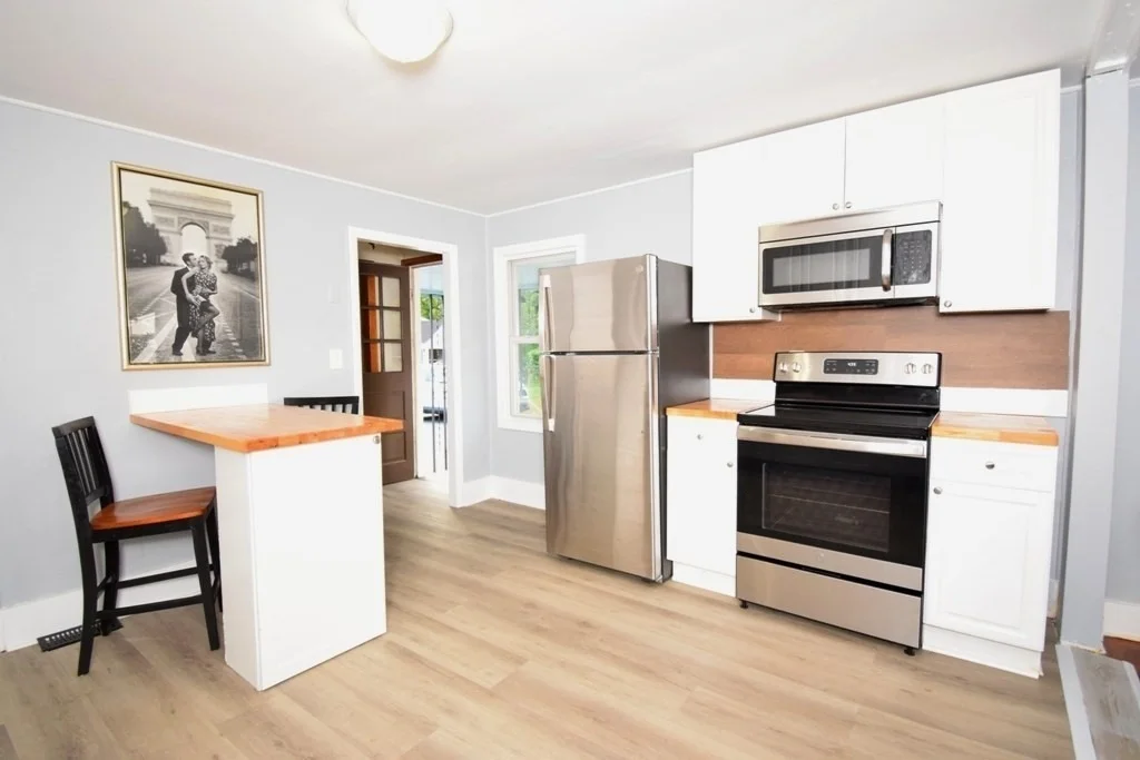 Photo of 433 Putnam Hill Rd