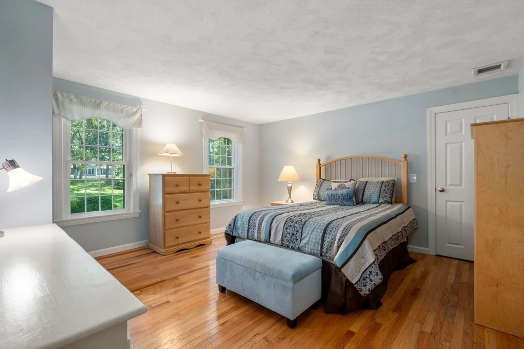 Photo of 40 Shadow Oak