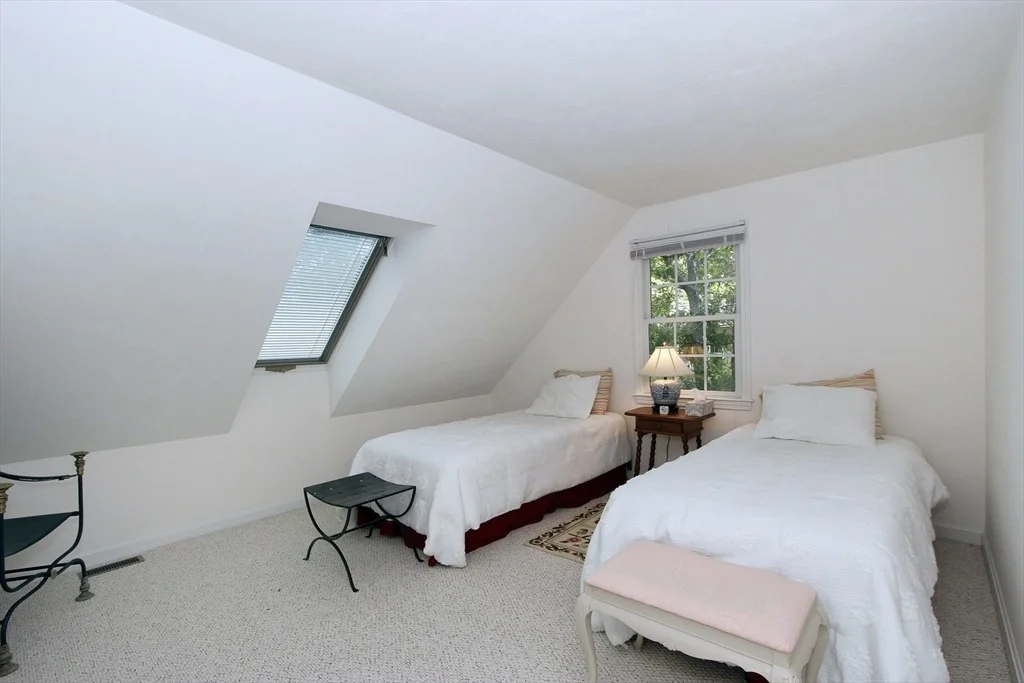 Photo of 18 Periwinkle Ln