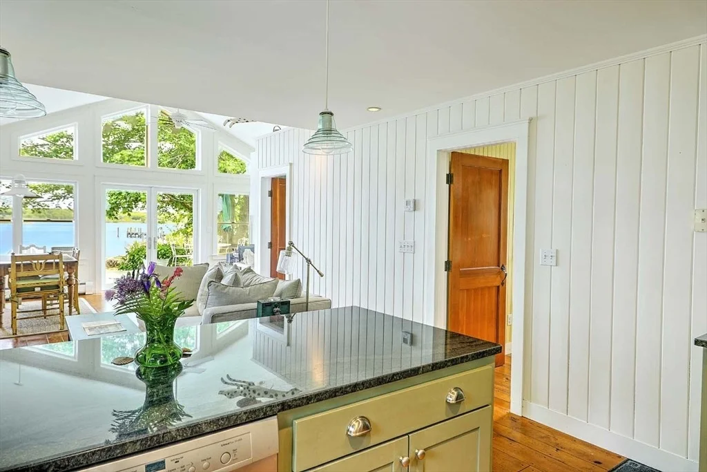 Photo of 1518 Drift Road