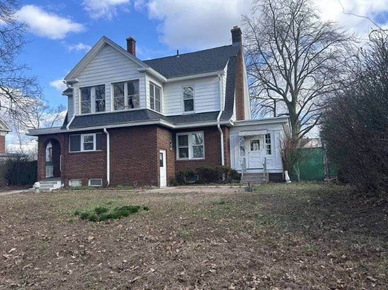 Photo of 122 Bellevue Ave