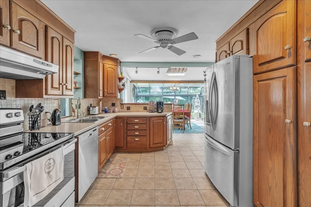 Photo of 33 Dean St.