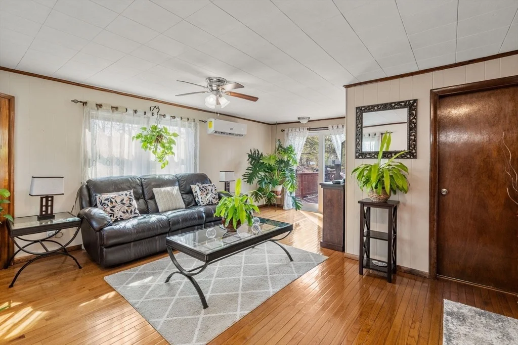 Photo of 40 Manor Rd