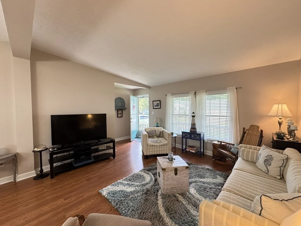 Photo of 61 Brookstone Dr.