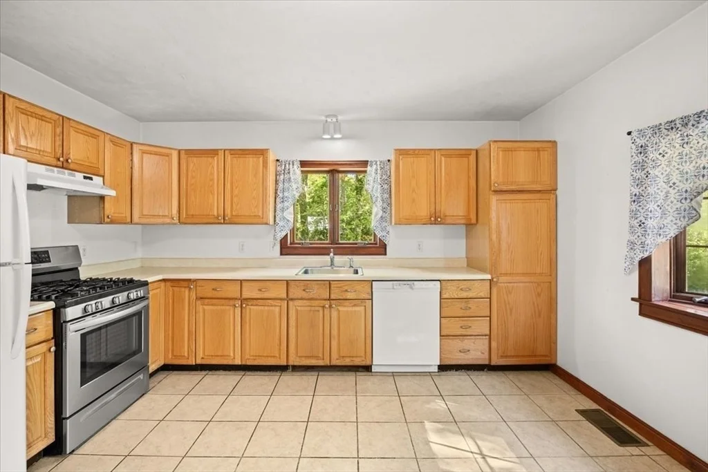 Photo of 30 Seabreeze Dr