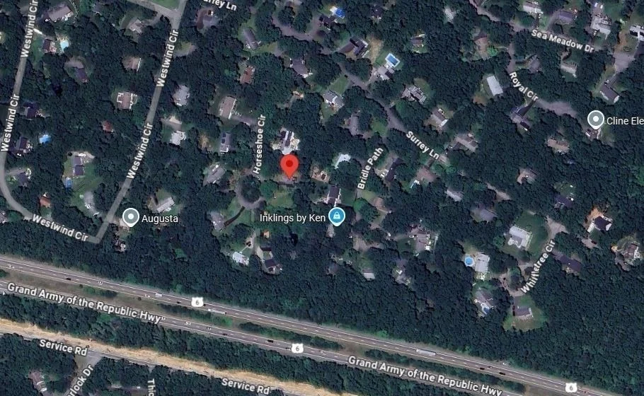 Photo of 7 Horseshoe Cir