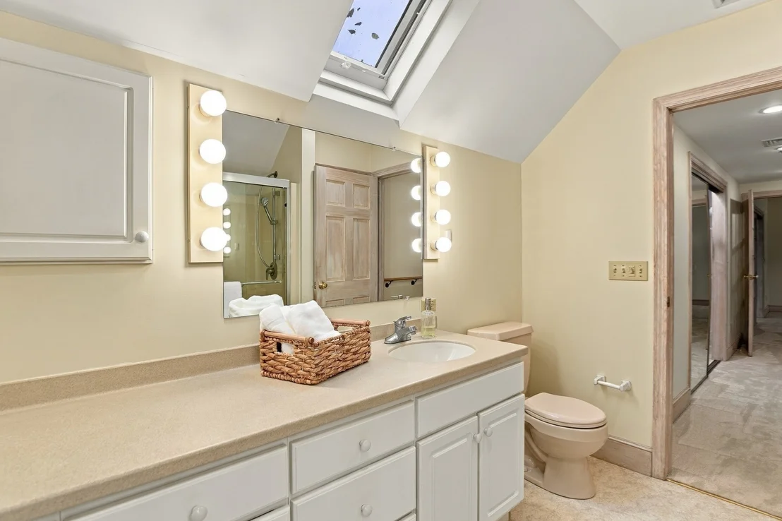 Photo of 9 Fox Run Dr