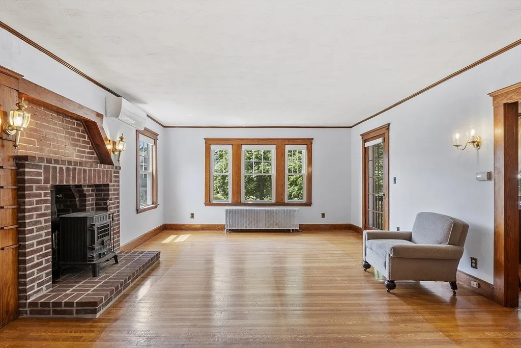 Photo of 5 Hoover Ave