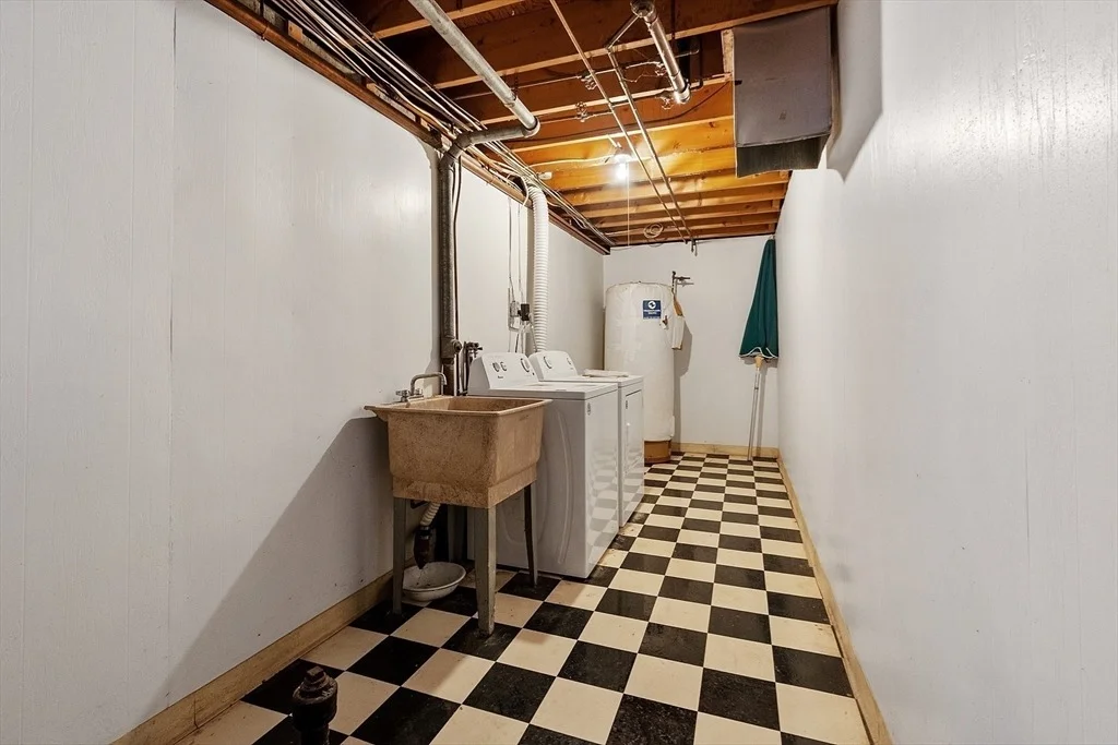Photo of 31 Locke Ave