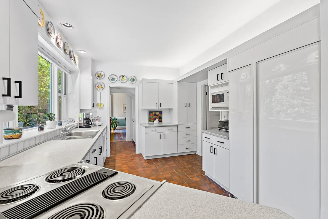 Photo of 8 Oakmount Circle