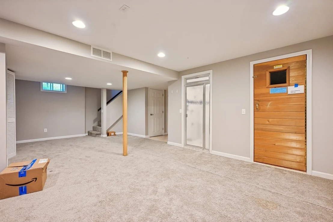 Photo of 8 Tiffany Rd