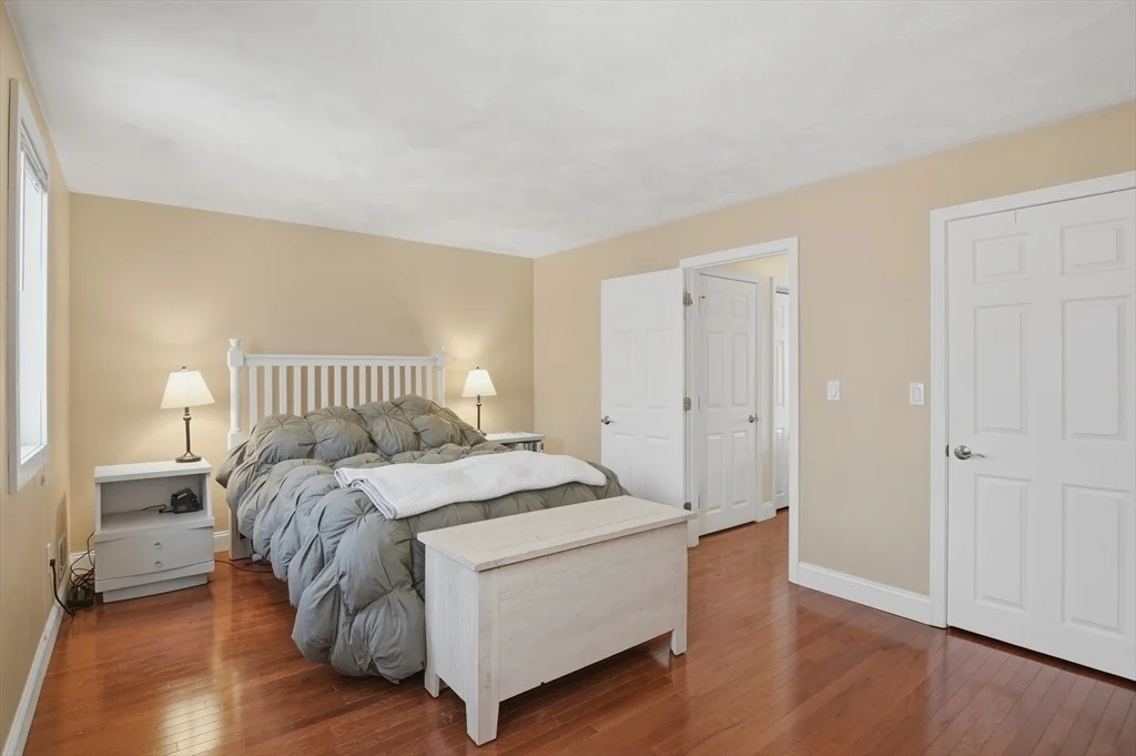Photo of Unit 701 at 31 Blithewood Avenue