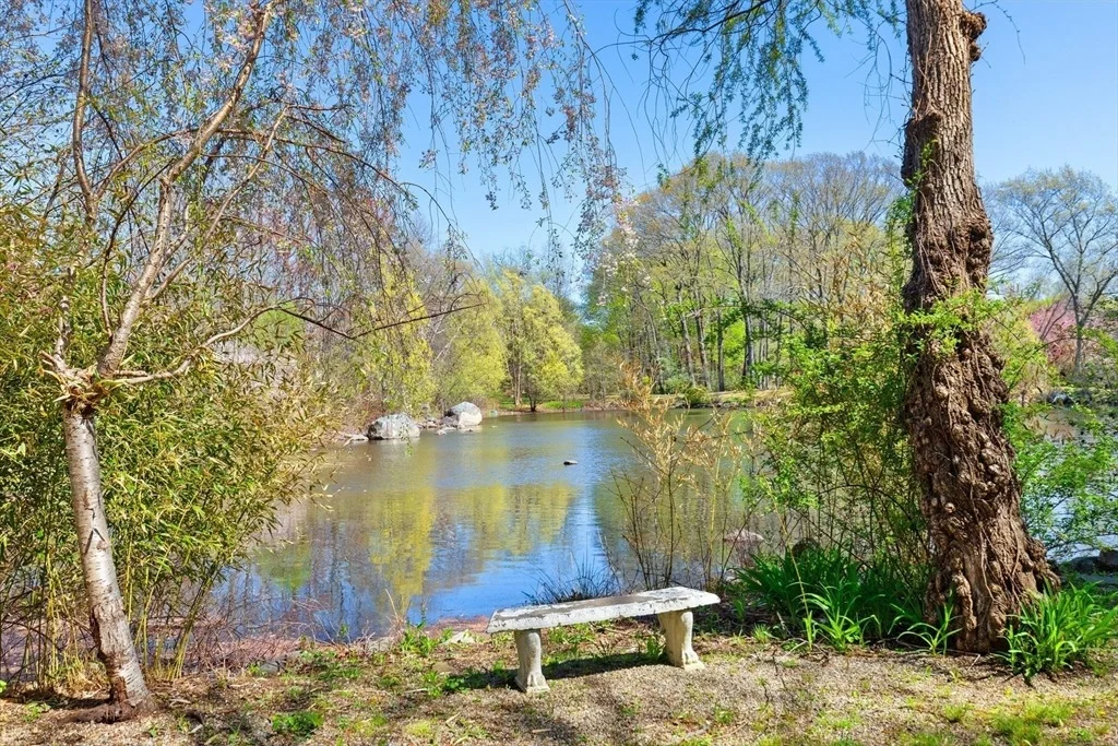 Photo of 16 Solomon Pierce Rd