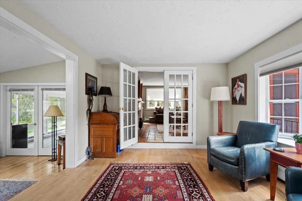 Photo of 9 Bay Path Dr