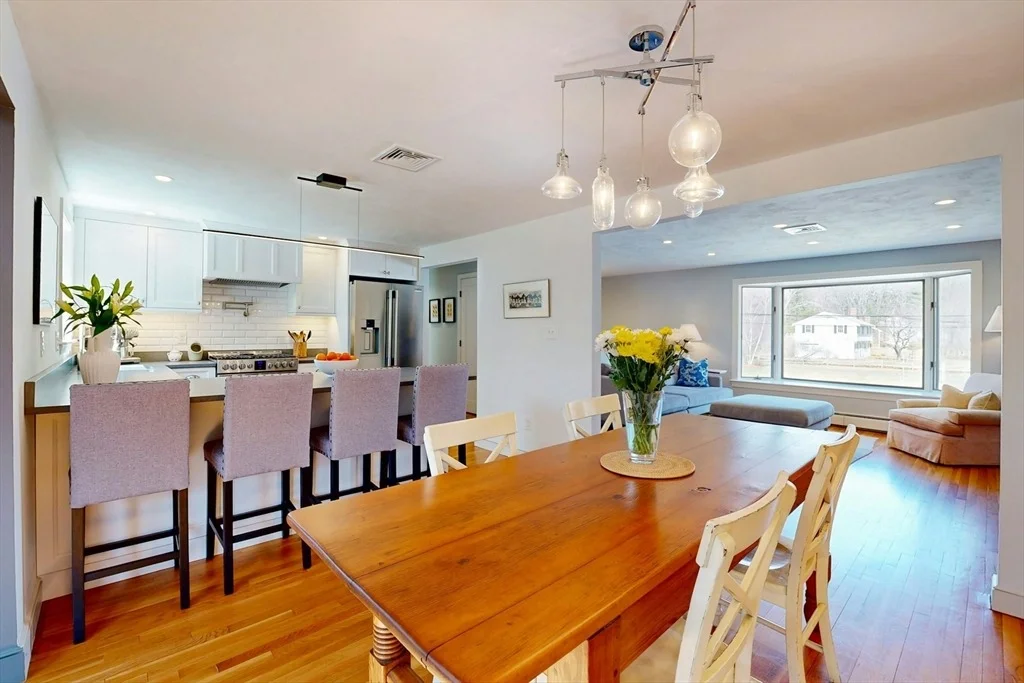 Photo of 25 Longmeadow Rd