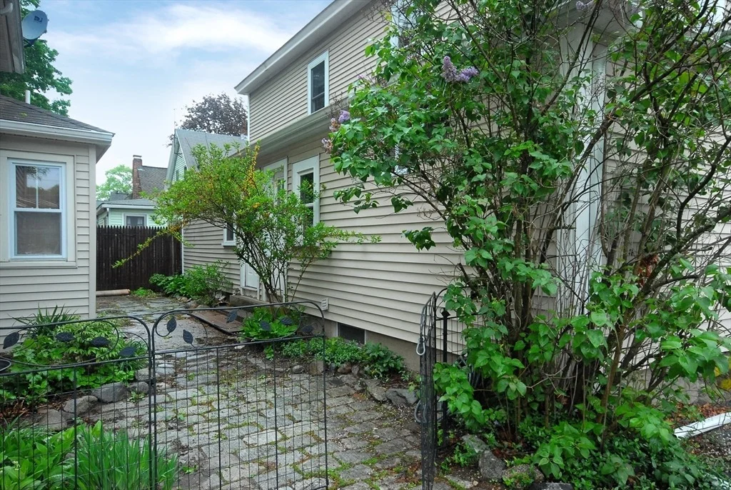 Photo of Unit 7 at 7 Maple Ct