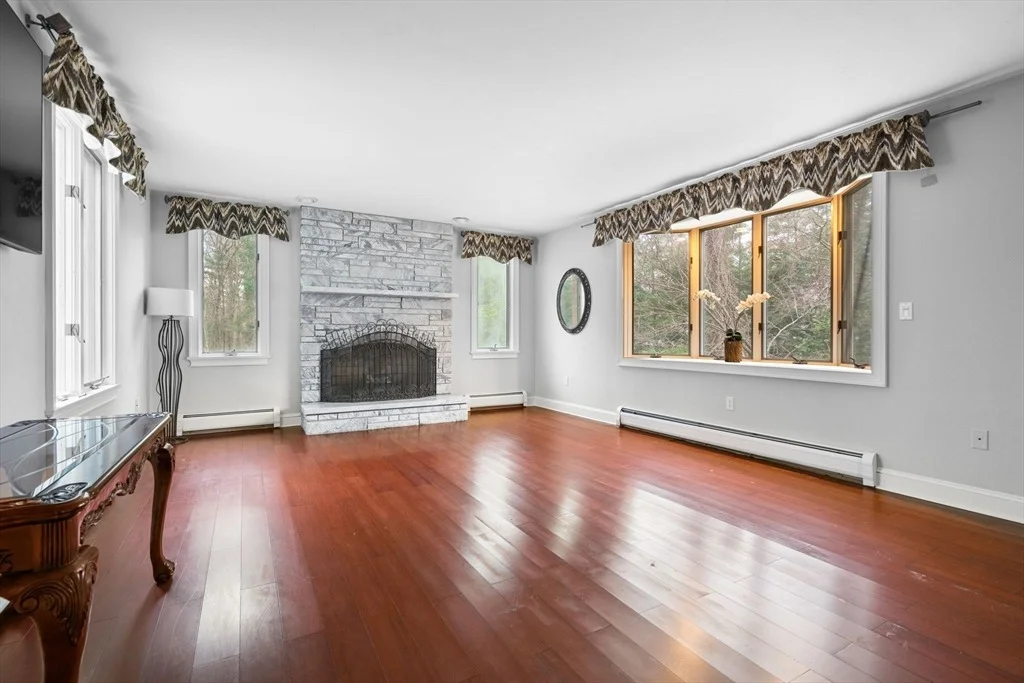 Photo of 231 Manns Dr