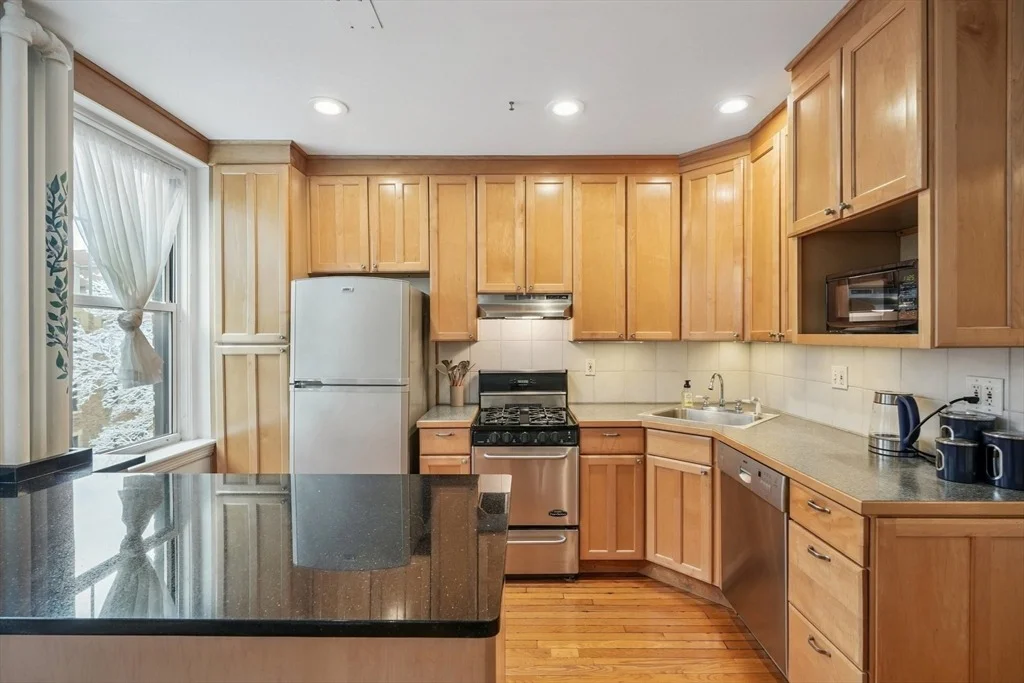 Photo of Unit 18 at 116 Riverway