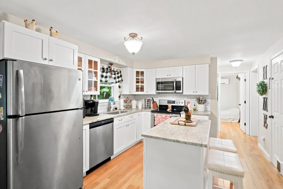 Photo of 900 Clark St