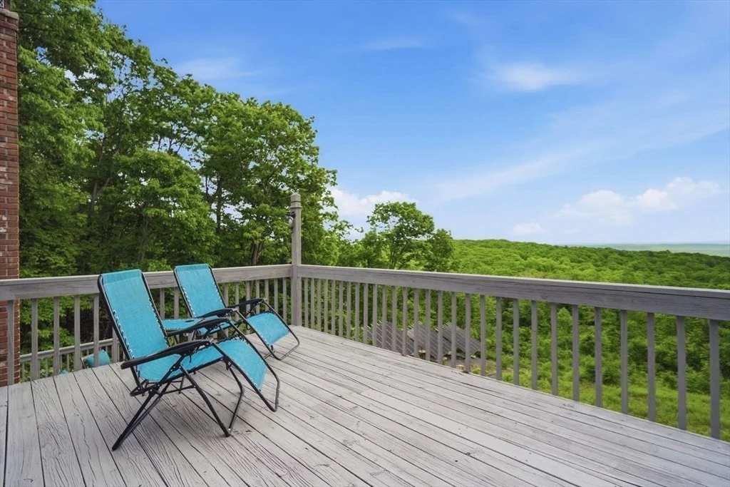 Photo of 48 Birch Bluff Rd