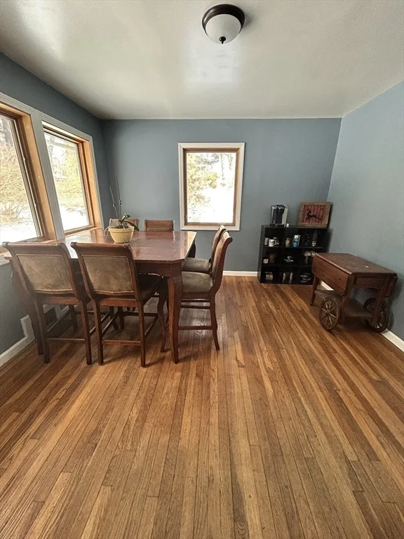 Photo of 552 Dwight Rd