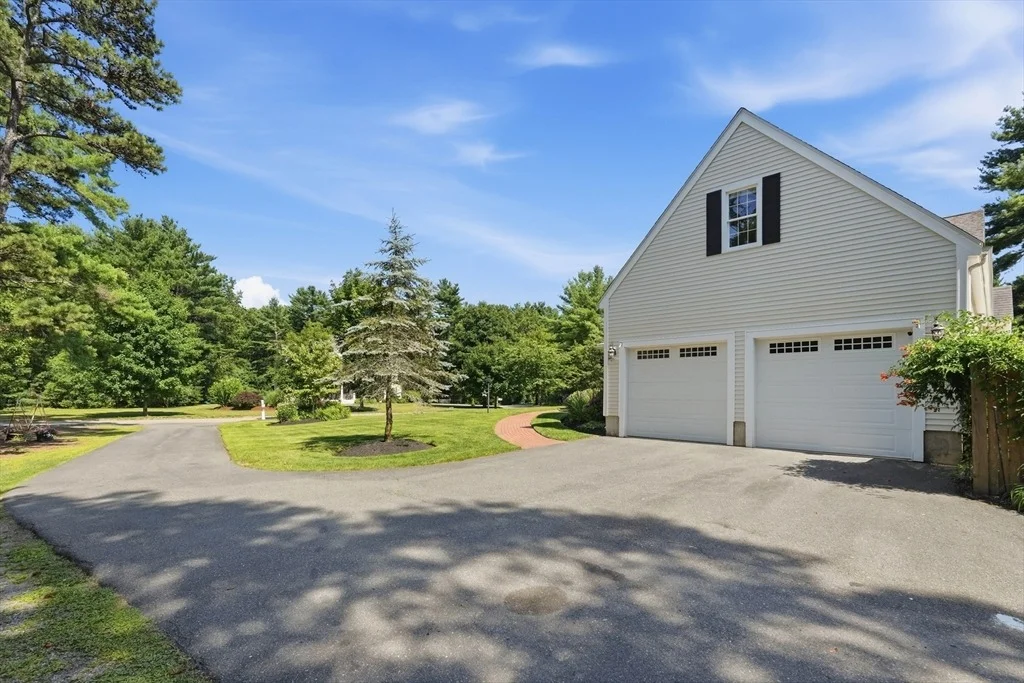 Photo of 11 Fellowship Cir