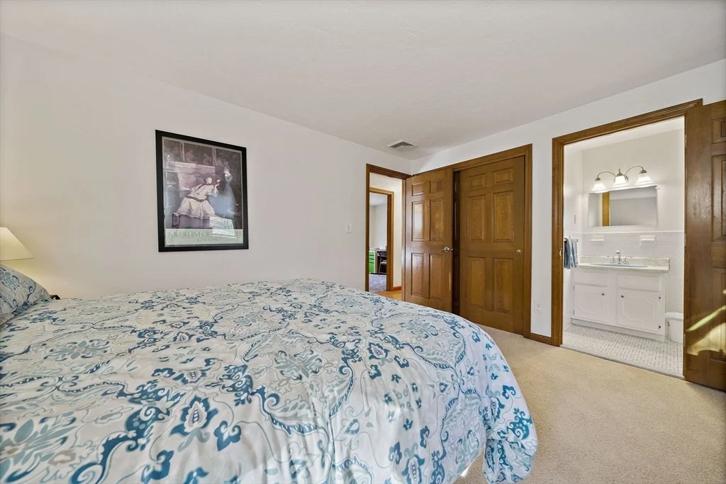 Photo of 40 Linden Park Dr