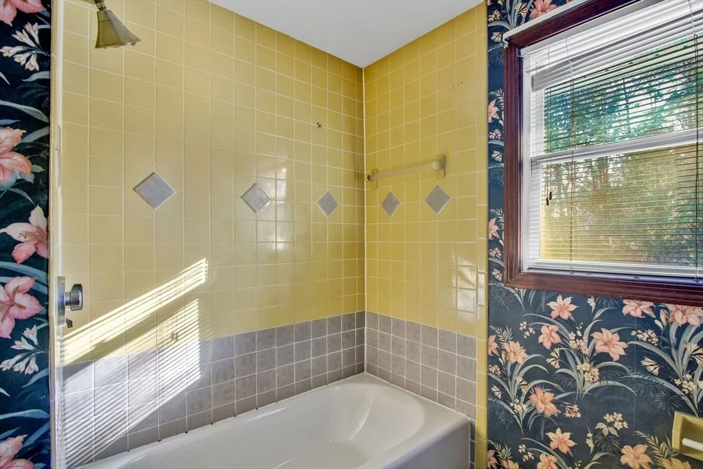 Photo of 17 Labelle Cir