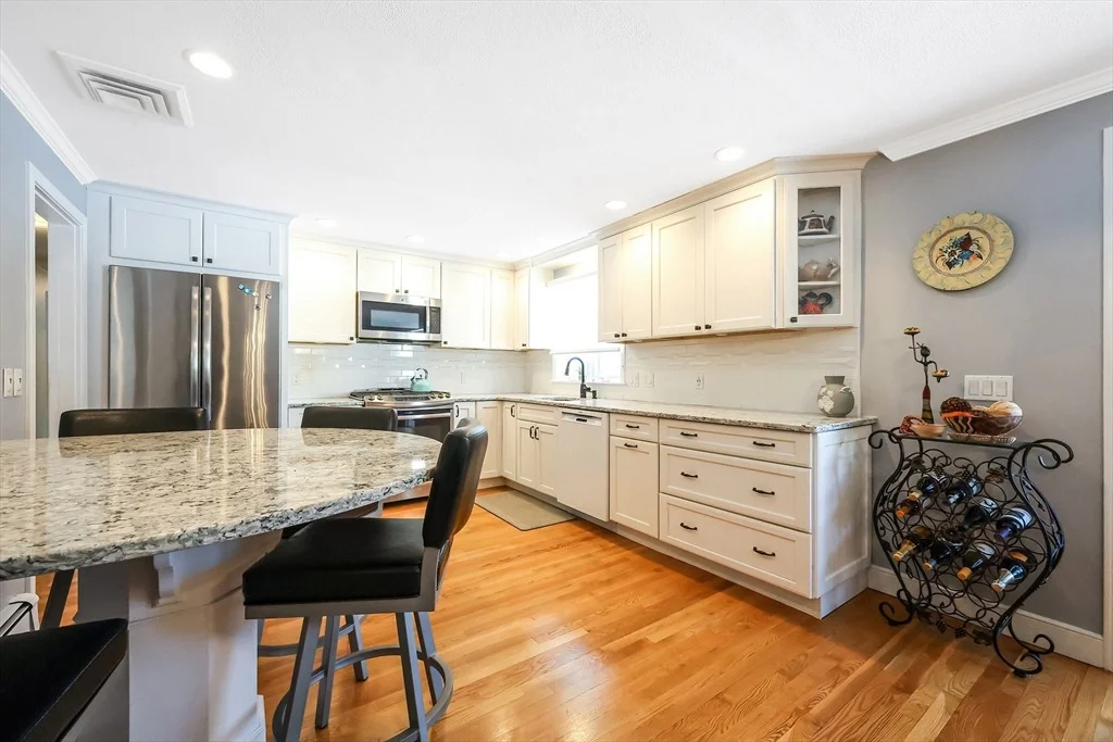 Photo of 3 Vaillencourt Dr