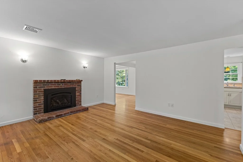 Photo of 627 Main St